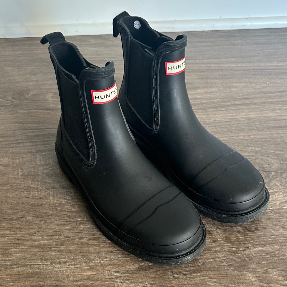 Hunter Women’s Commando Chelsea Black Boots